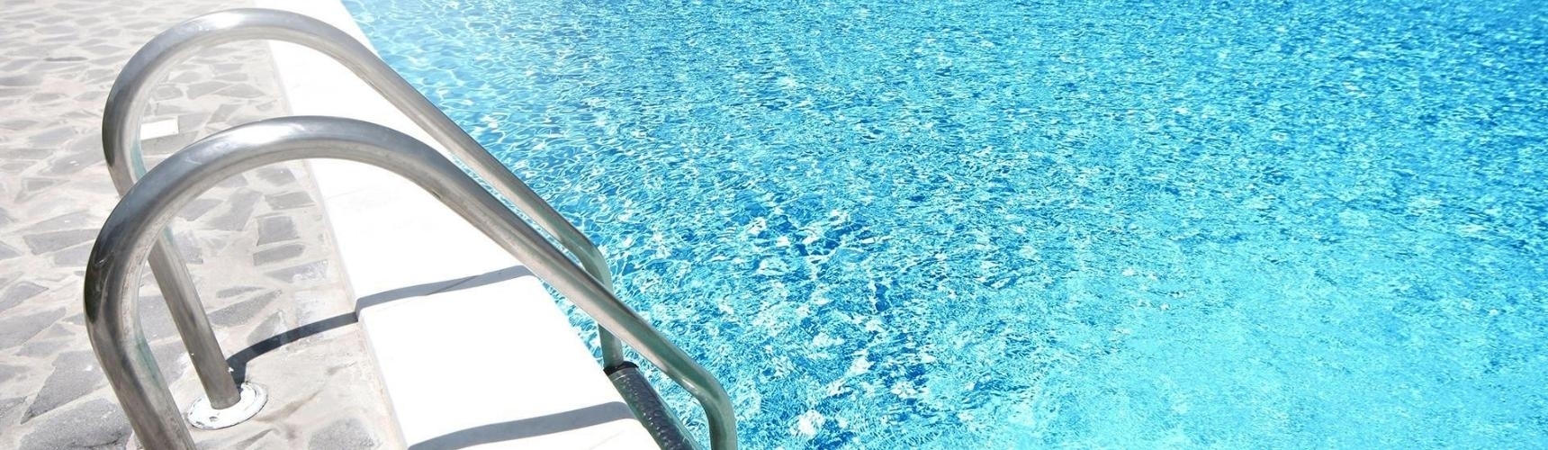Vstupní zařízení – bazénové schůdky a žebříky